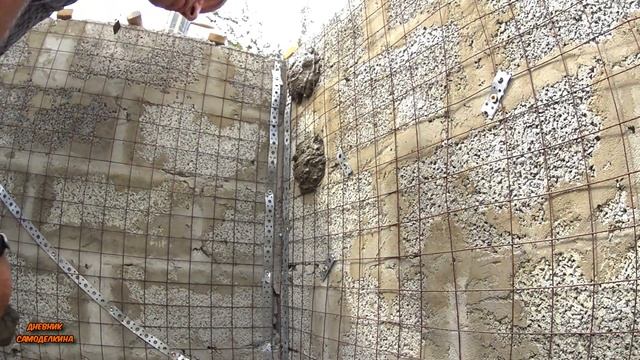 Грунтовка стен бассейна, выставляем маяки под штукатурку... смотреть онлайн