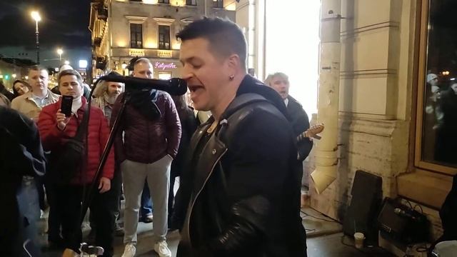 Кино - "Перемен" долго прождав барабанщика Сергей и группа "Висконти" начинают эту песню без него.. смотреть онлайн
