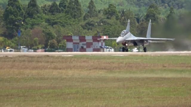 AWESOME SU 30 MKM DISPLAY, LIMA AIRSHOW 2017, LANGKAWI, MALAYSIA