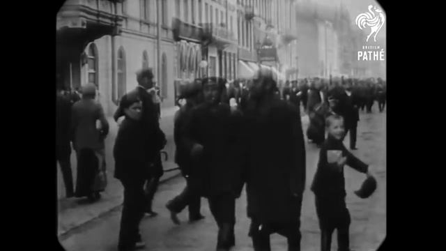 July 1914 - Street Scene In St. Petersburg, Russia (speed Corrected W/ Added Sound)