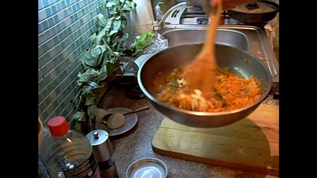 Жареная курица на сковороде в соевом соусе под тушеными овощами готовим дома сами Домашняя еда смотреть онлайн