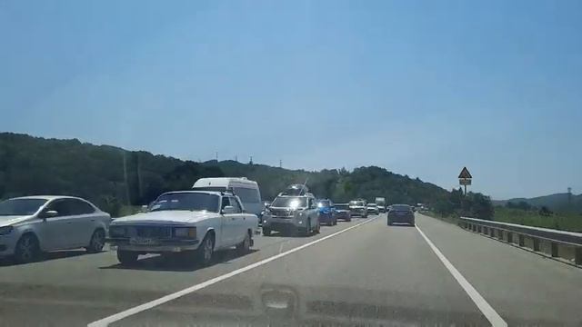ЛЮДИ ВОЗВРАЩАЮТСЯ С МОРЯ ДОМОЙ! ОБРАЗОВАЛАСЬ ОГРОМНАЯ ПРОБКА! смотреть онлайн