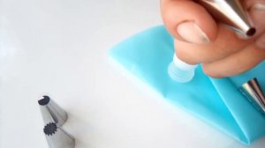 Кондитерский мешок с насадками.