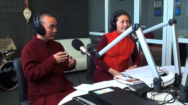 Буддийский монах из Индии"Завтрак со звездой" смотреть онлайн