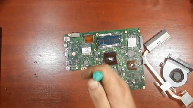 Asus X54H How to disassemble and reassemble laptop. Cleaning the notebook from dust смотреть онлайн
