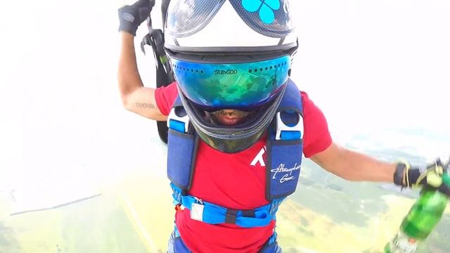 Бесконтрольное падение параплана / Paragliding extreme tandem / D-bag & SkyBASE смотреть онлайн