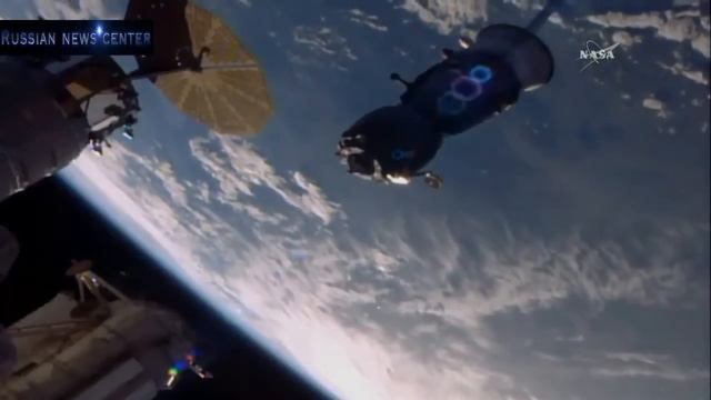 Отстыковка пилотируемого корабля «Союз МС» от МКС смотреть онлайн