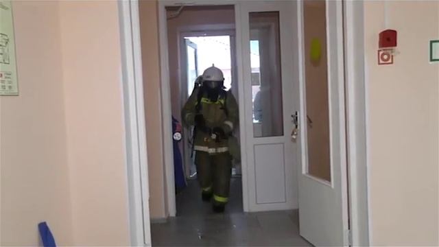Пожарные учения в здании скорой медицинской помощи Красноселькупской ЦРБ смотреть онлайн