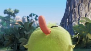 The Angry Birds Movie - The Early Hatchling Gets the Worm (Hatchling Short)
