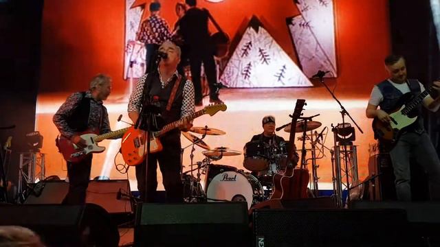 Рок-н-ролл этой ночью смотреть онлайн