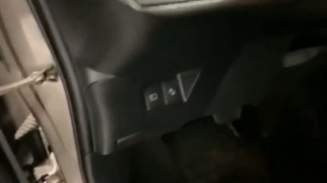 Toyota Yaris '17 HYBRID BUSINESS смотреть онлайн