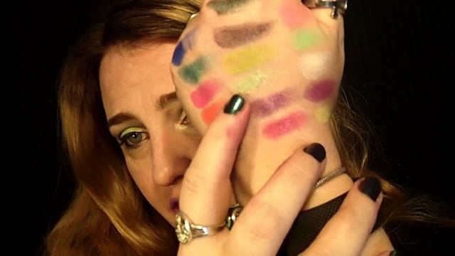 Makeup Revolution Colour Chaos Eyeshadow Palette Review with Swatches смотреть онлайн
