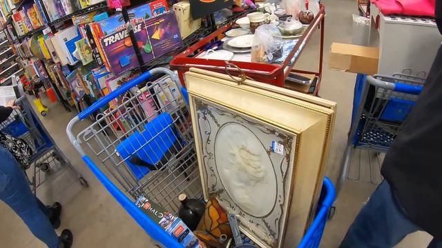I had to cover my Goodwill thrift cart because shoppers were trying to take my stuff! смотреть онлайн