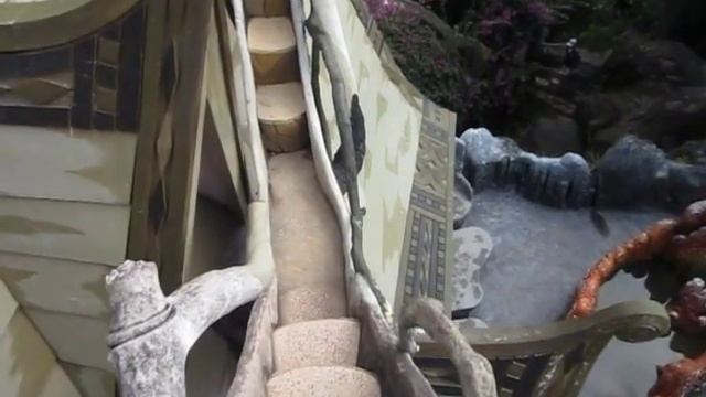 Hang Nga Guesthouse... Crazy House in Dalat, Vietnam смотреть онлайн
