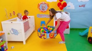 Влад и Никита играют и делают шоколадный поп ит - Веселые видео для детей