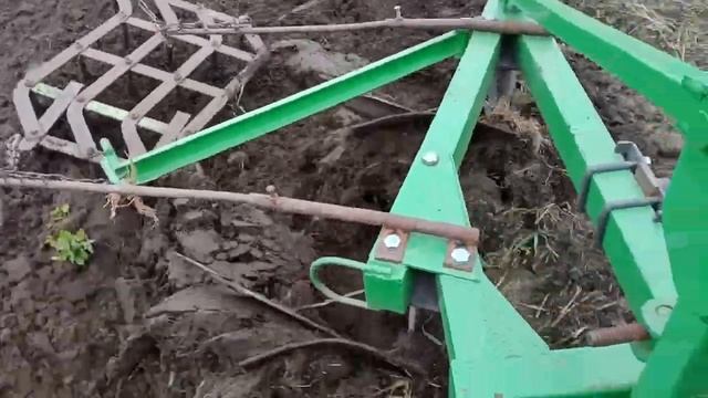 Оранка під картоплю по гною. Донфенг 244. Бомет 2-25. смотреть онлайн