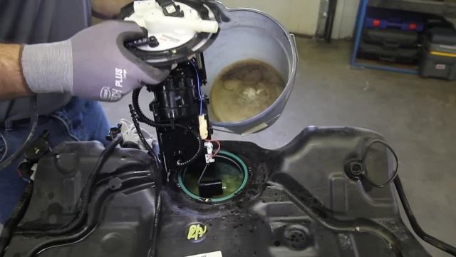 How to Install Fuel Pump Assembly E3591MN in a 2005 - 2008 Pontiac G6, Chevy Malibu, Saturn Aura смотреть онлайн