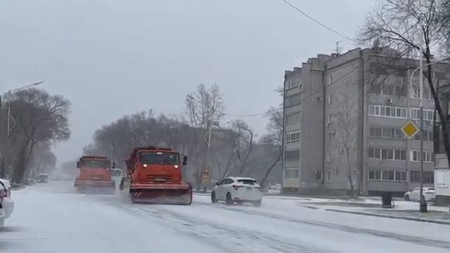 Дороги Благовещенска чистят от снега смотреть онлайн