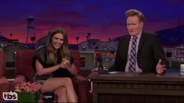 Элизабет Олсен ругается матом на русском языке