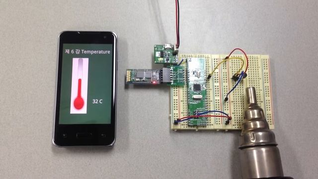 Arduino Bluetooth Android Phone Project "Temperature Sensor Control"(온도 센서 제어) смотреть онлайн
