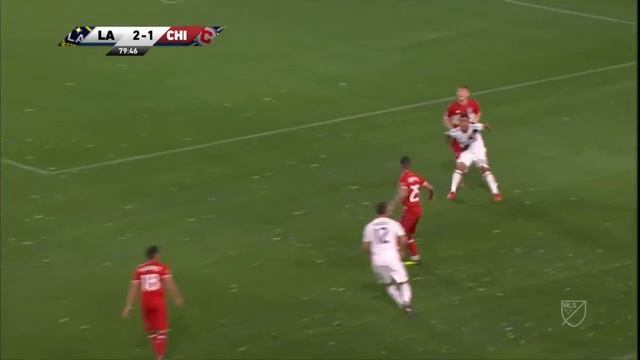 Zlatan Ibrahimovic Scores Game-Winning Goal vs Chicago Fire смотреть онлайн