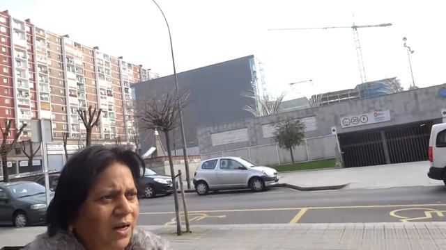 Aruna & Hari Sharma walking from home to Guggenheim Museum, Bilbao, Spain Jan 10, 2014 смотреть онлайн