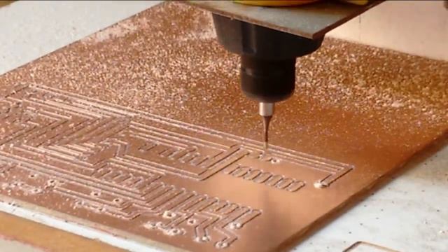 Vfo e Bfo si5351+arduino nano+oled display e minha cnc usinando a placa смотреть онлайн