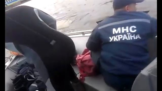 В Киеве МЧС спасали голую женщину смотреть онлайн