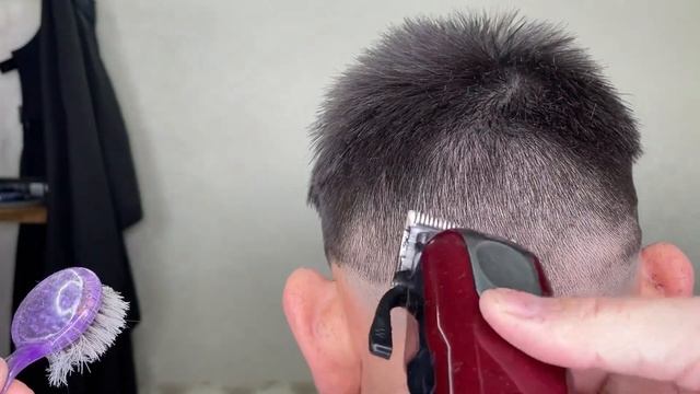 Стрижка для мальчика на торчащие волосы. Haircut for a boy. смотреть онлайн