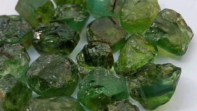 ВЕРДЕЛИТ? Солнечный, радужный камень | Познавательные странички о натуральных камнях смотреть онлайн