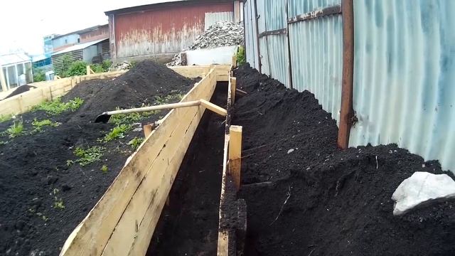 Рытьё траншеи под ленточный фундамент вручную смотреть онлайн