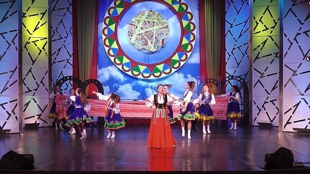 Анастасия Лясканова - "А чiя то хыжа" народная русинская песня (обр. А. Ляскановой) смотреть онлайн