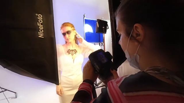 НЕУЖЕЛИ Я МОДЕЛЬ? || Съёмка украшений для студии художественного стекла SunThing || Влог #3 смотреть онлайн