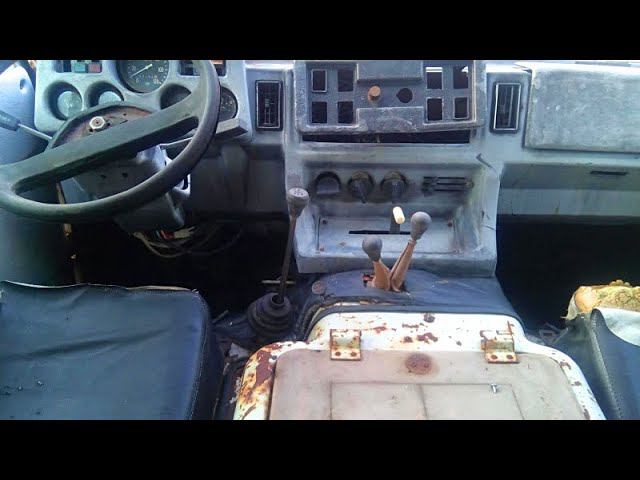 В Калужской области УЦЕЛЕЛ редчайший УАЗ, Таких всего было 4 смотреть онлайн