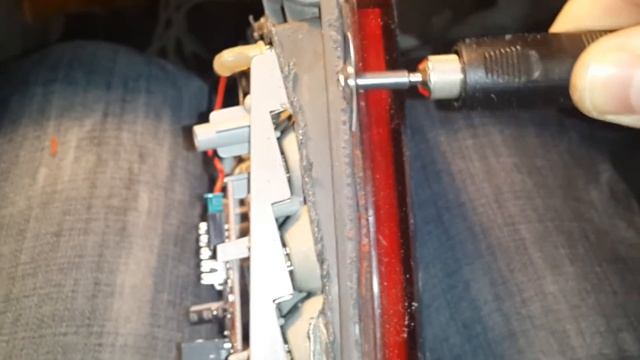 Разборка или вскрытие задних фонарей в Hyundai Grandeur TG 2008 смотреть онлайн