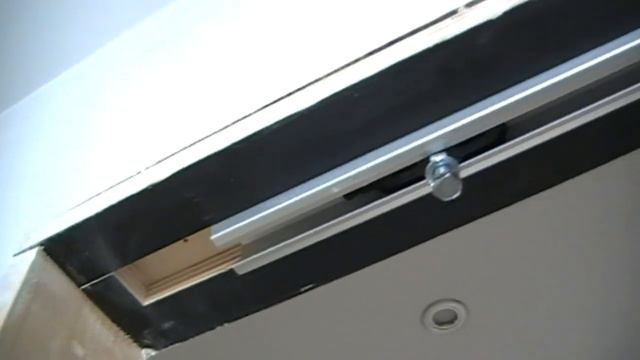 Instalación de una puerta corredera empotrada. смотреть онлайн