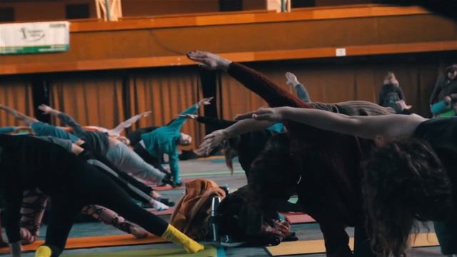 IV Йога Марафон у Львові від проекту DimYoga смотреть онлайн