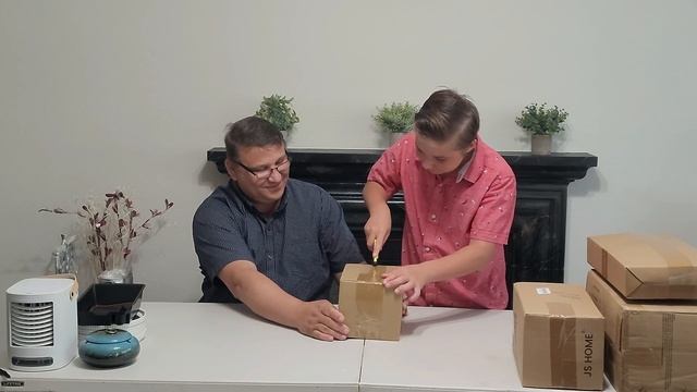 Распаковка Загадочных Посылок - 10 Посылок по 6$ ( Unboxing Mystery Boxes - 10 Boxes for $6 ) смотреть онлайн
