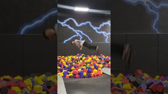 2023 Athletic Kids ...Diving, Gymnastics.. double flips (1)Defy Trampoline park смотреть онлайн