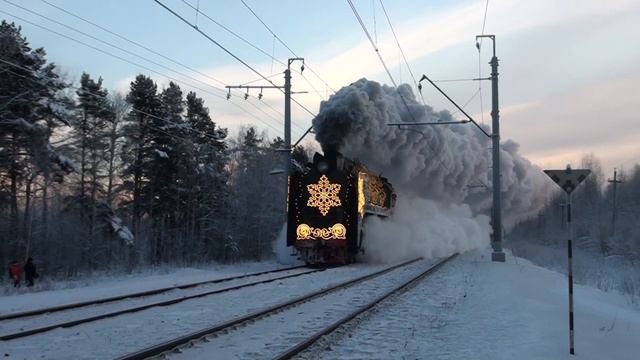Поезд Деда Мороза в Санкт-Петербурге! (2) Паровоз П36-0031 с поездом Деда Мороза и 3М62У в хвосте смотреть онлайн