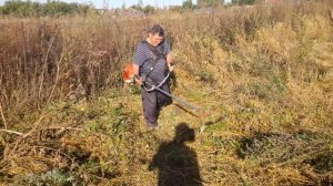 БАТЯ И ДЯДЯ ВИТЯ КОСЯТ ТРАВУ