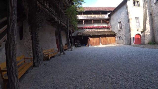 Путешествие на машине по Швейцарии 3. Замок Грюер, музей Гигера и устрицы #NSPtrips смотреть онлайн