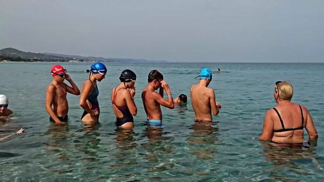 Команда триатлонистов из Житомира на тренировке по плаванью смотреть онлайн