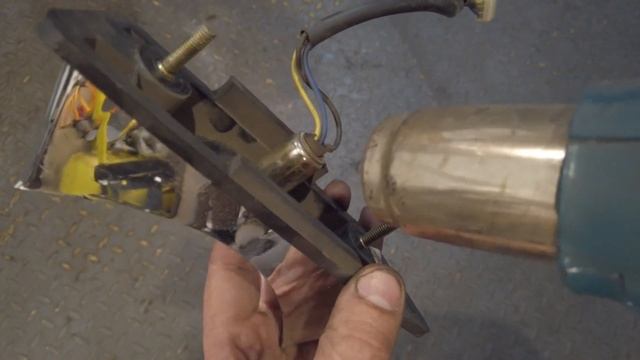 Чому не світить задній "габарит"? смотреть онлайн
