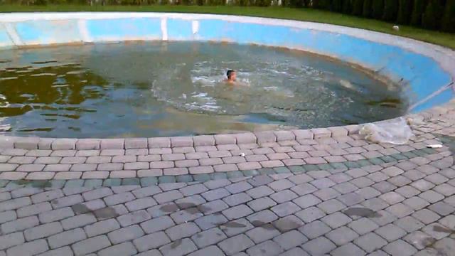 Lecu baseinā смотреть онлайн