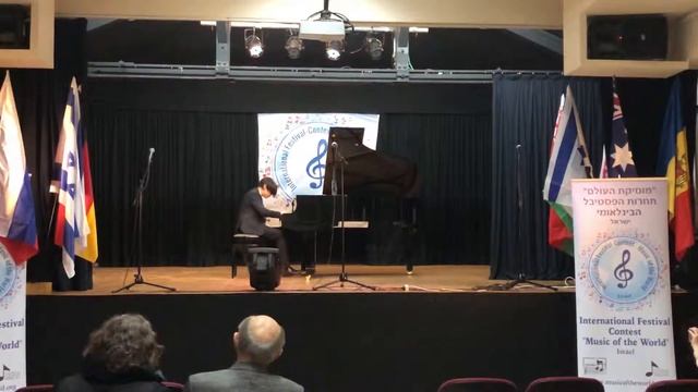 A. Ginastera. Sonata No.1, Part 1 - Maxim Lee смотреть онлайн