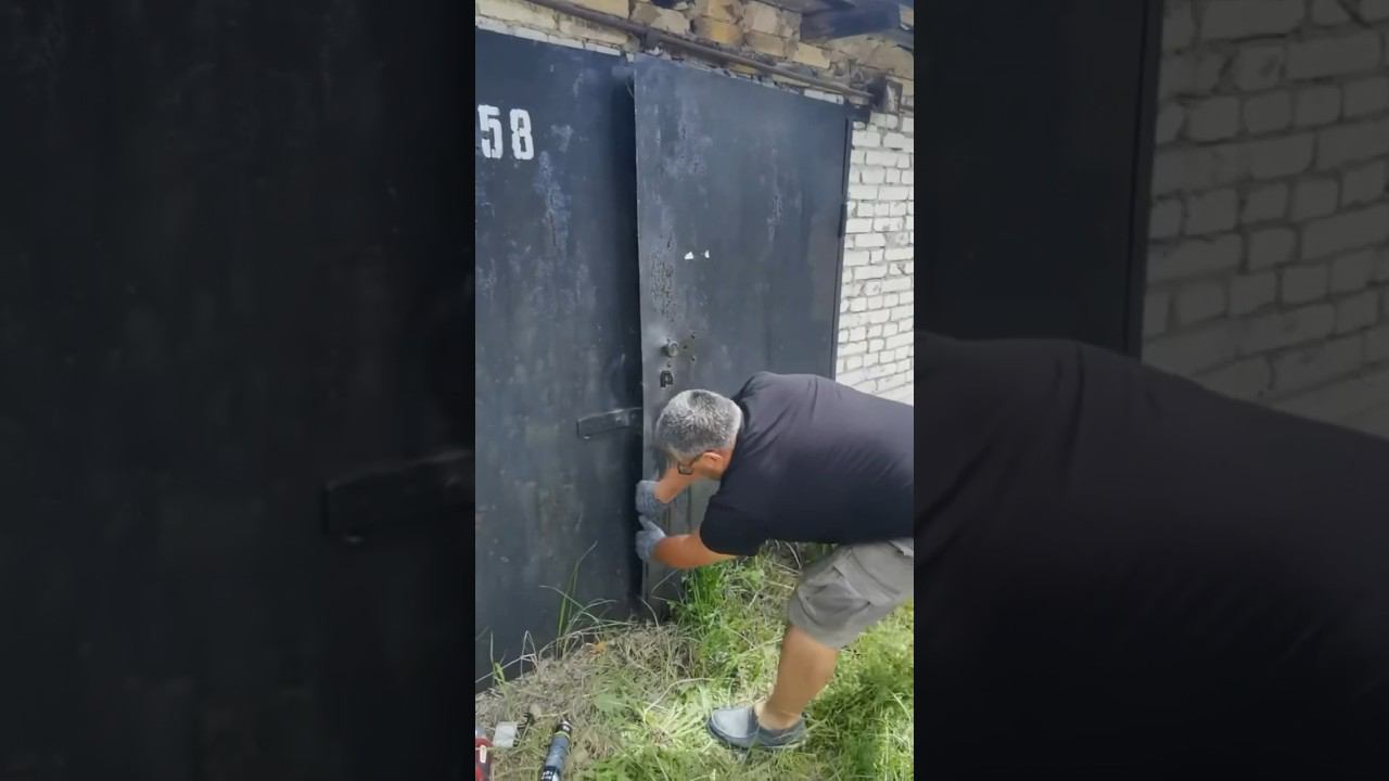 Гараж не вскрывался 15 лет. Что внутри? #redverg #tools смотреть онлайн