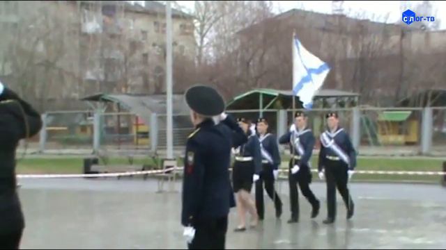 СЛУЖАТ МОРЮ НА СУШЕ смотреть онлайн