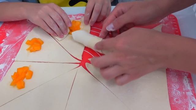 Настя і мама готують на КУХНІ десерти My little Nastya смотреть онлайн