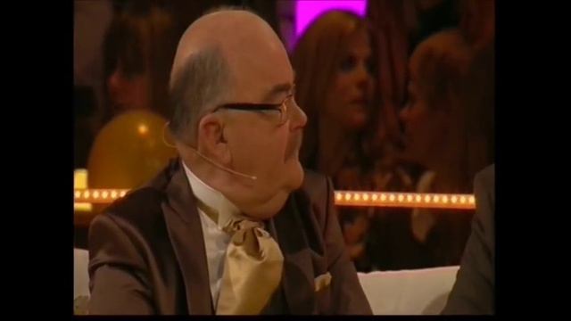 Sten Nilsson och Kristina Lindberg sjunger "Leende guldbruna ögon" i BingoLotto смотреть онлайн